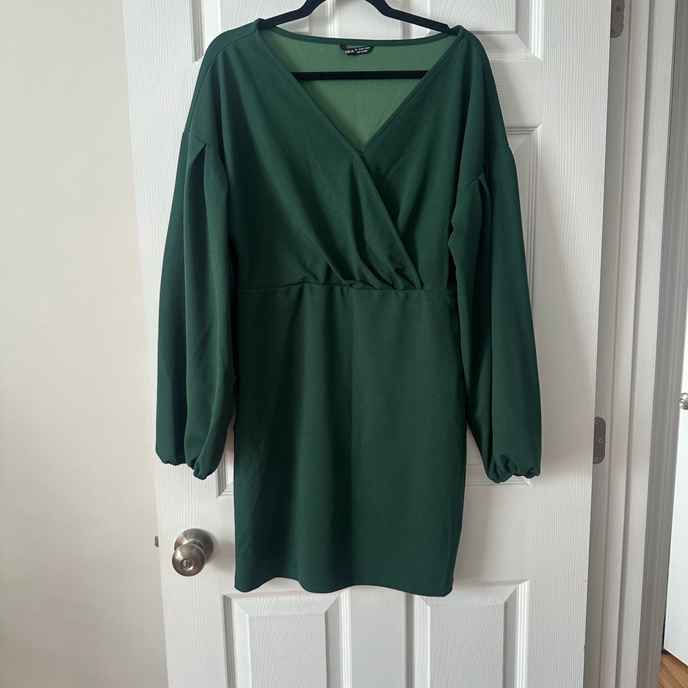 Elegant Green Women's Dress